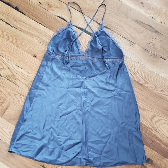 Lingerie Slip - Picture 5 of 7